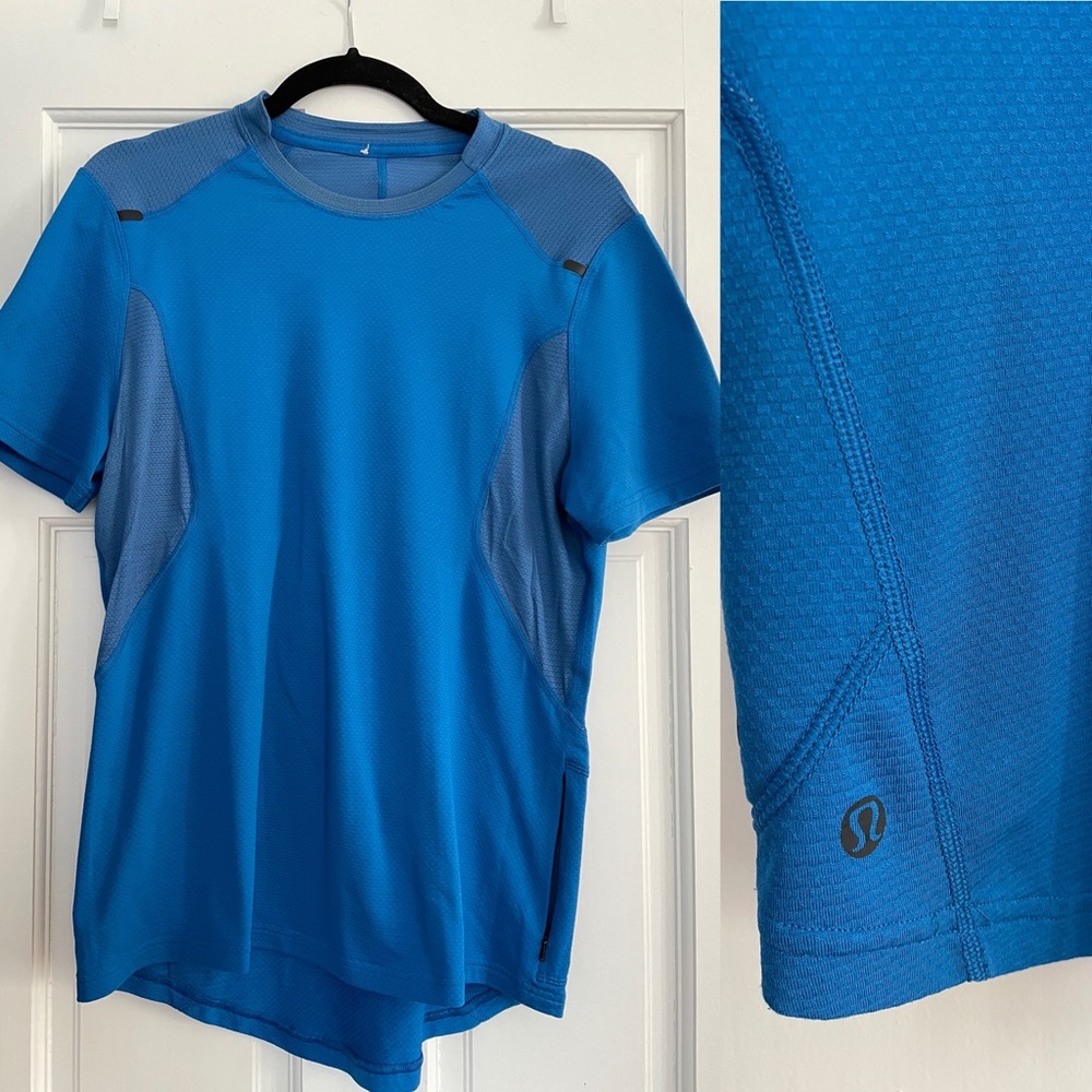 Lululemon men’s blue athletic t-shirt